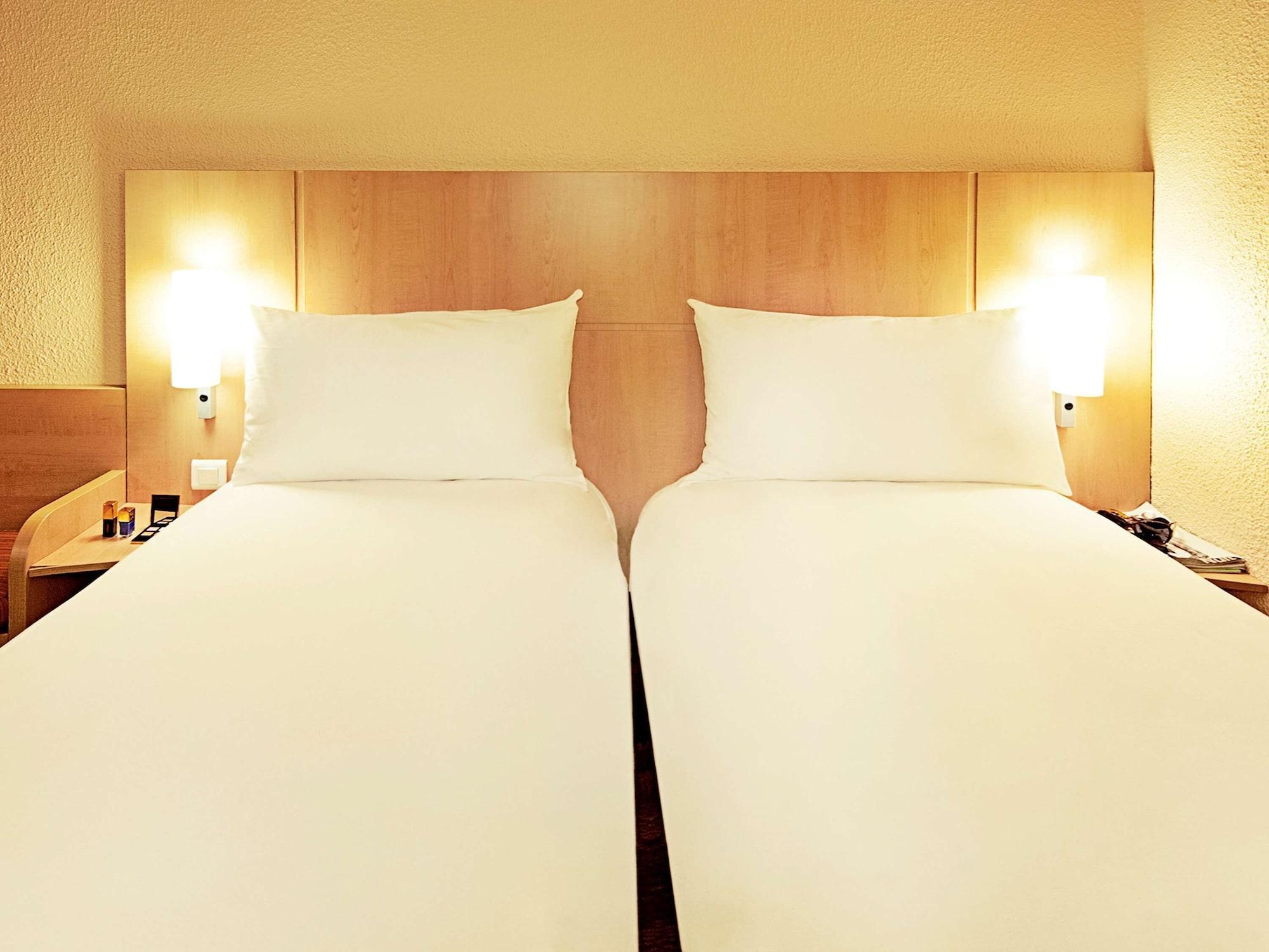 Ibis Beauvais Aeroport Hotel Ngoại thất bức ảnh
