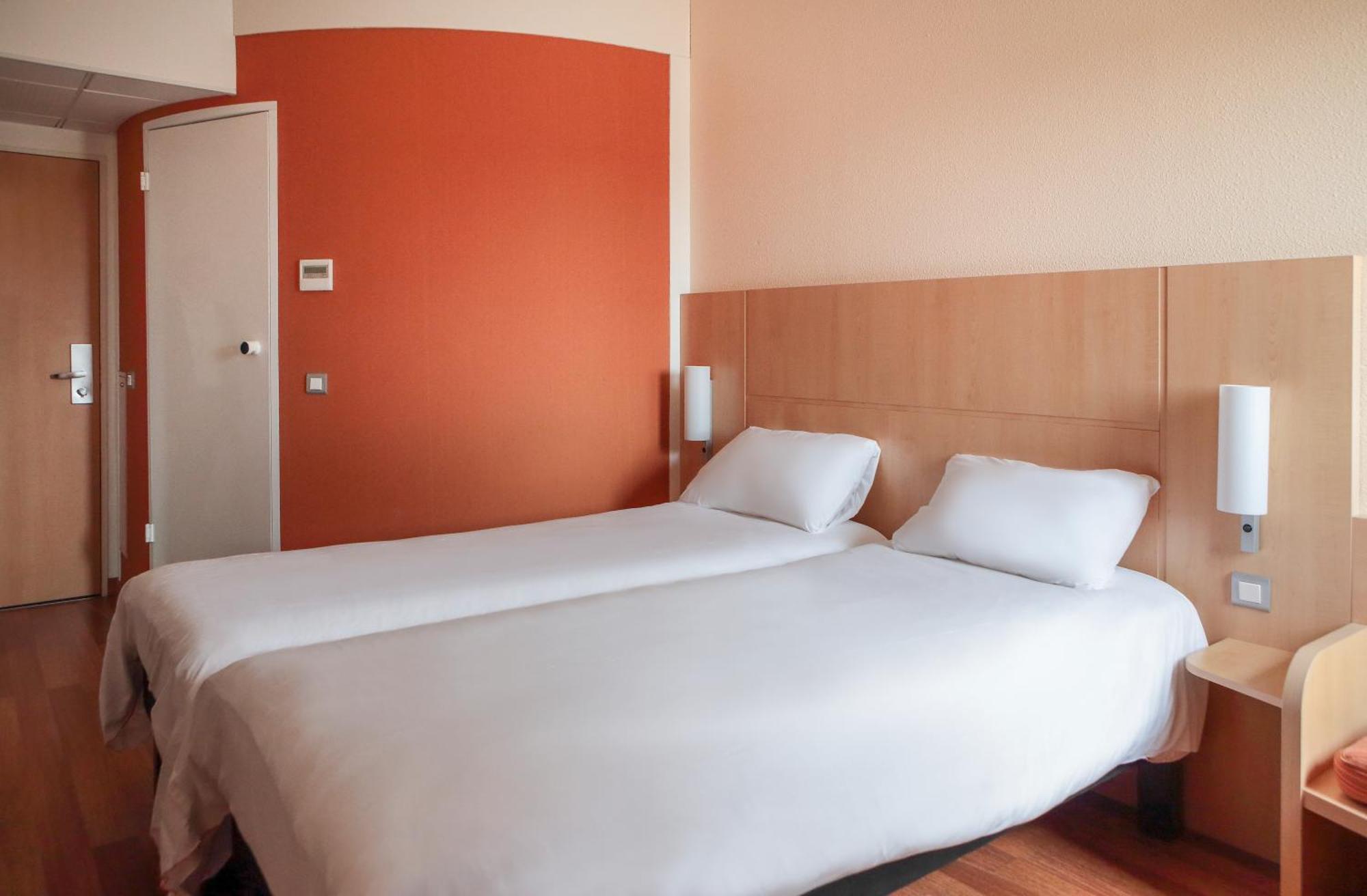 Ibis Beauvais Aeroport Hotel Ngoại thất bức ảnh