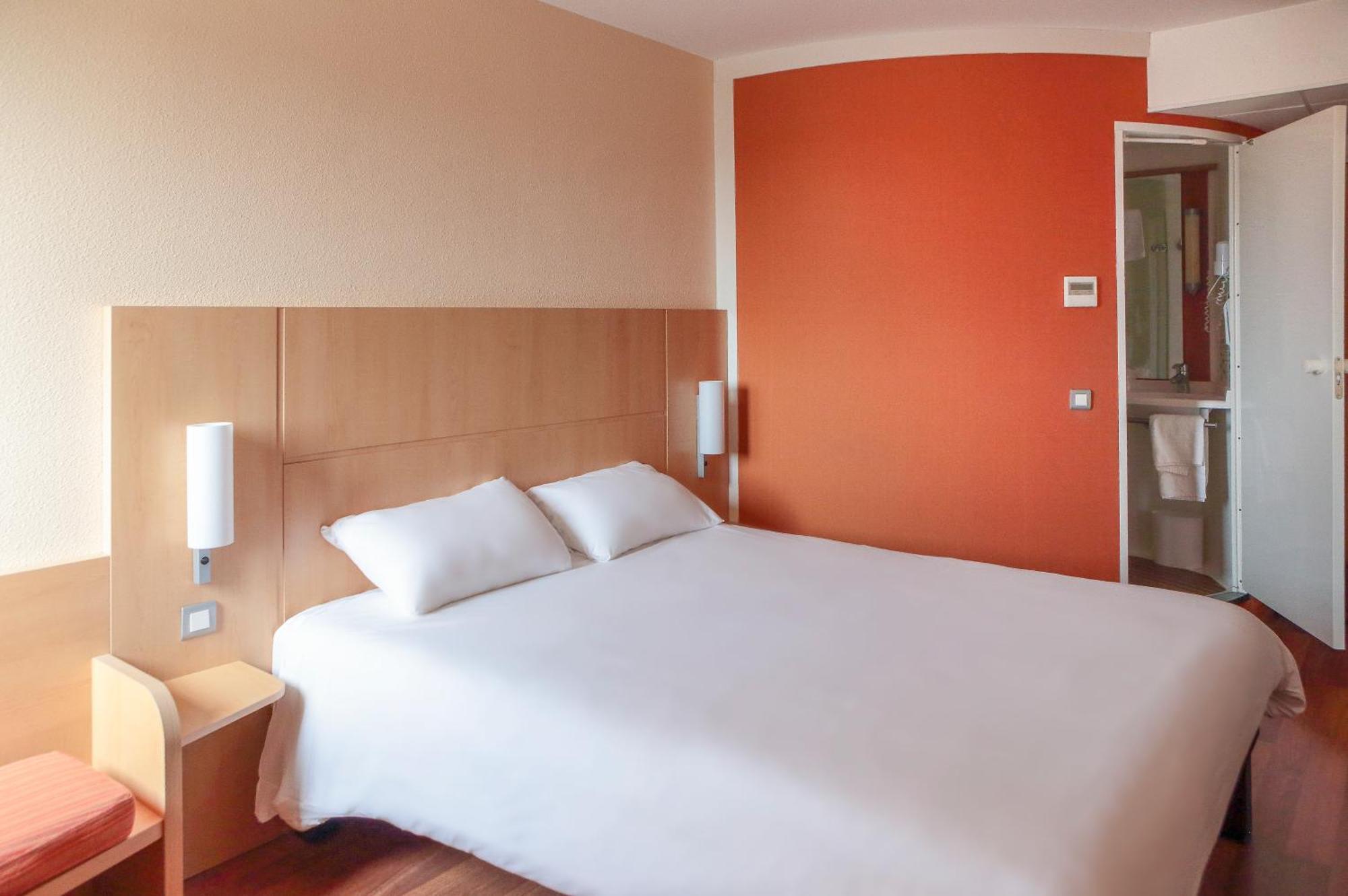 Ibis Beauvais Aeroport Hotel Ngoại thất bức ảnh