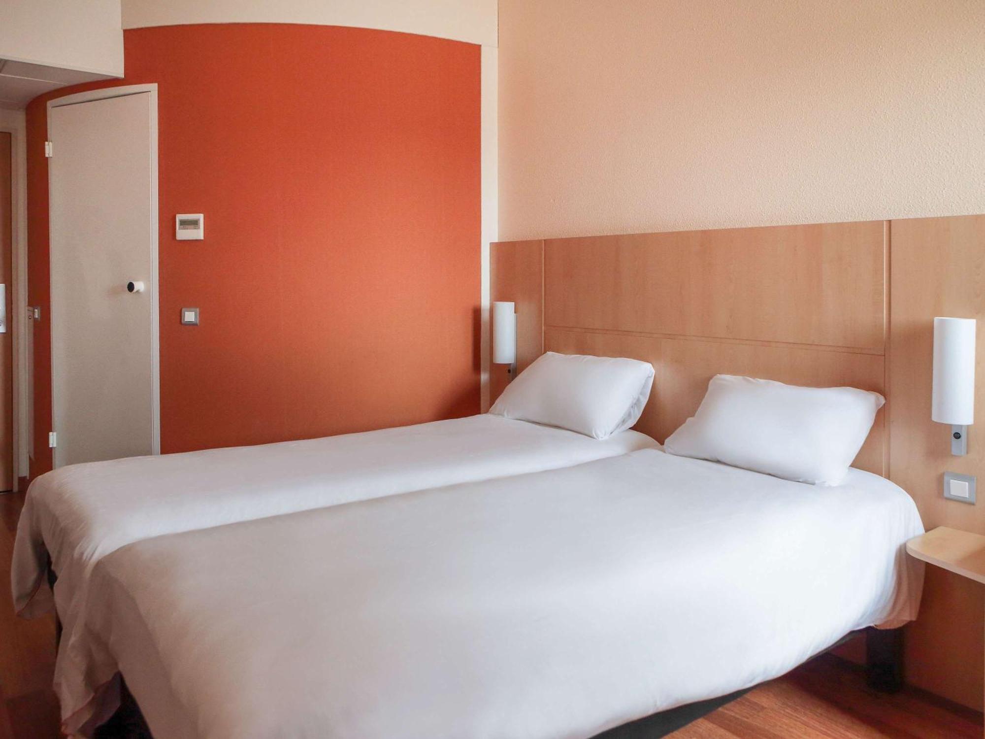 Ibis Beauvais Aeroport Hotel Ngoại thất bức ảnh