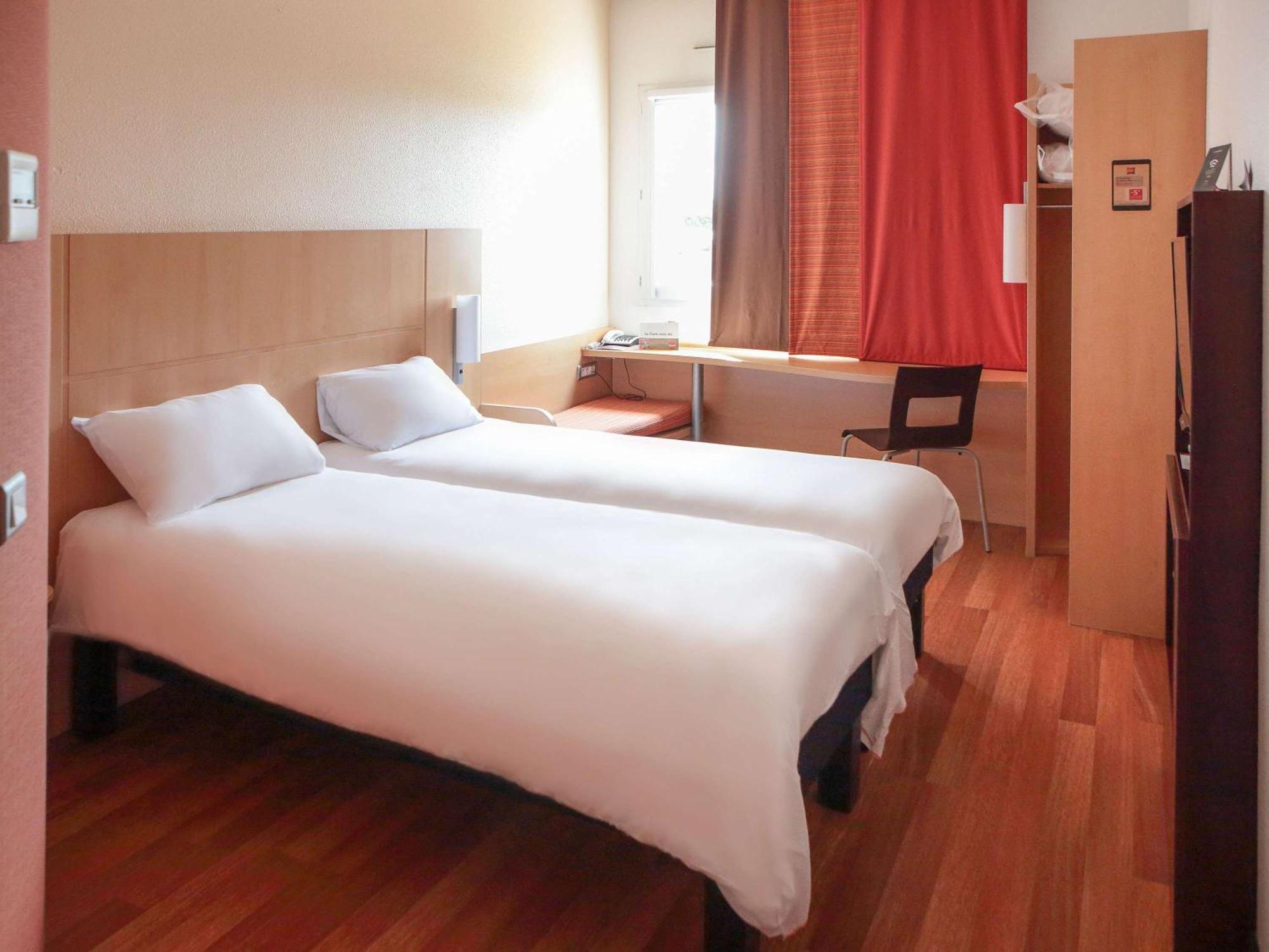 Ibis Beauvais Aeroport Hotel Ngoại thất bức ảnh