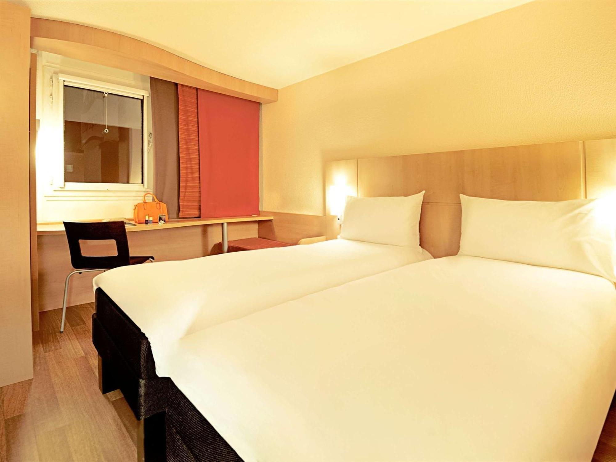 Ibis Beauvais Aeroport Hotel Ngoại thất bức ảnh