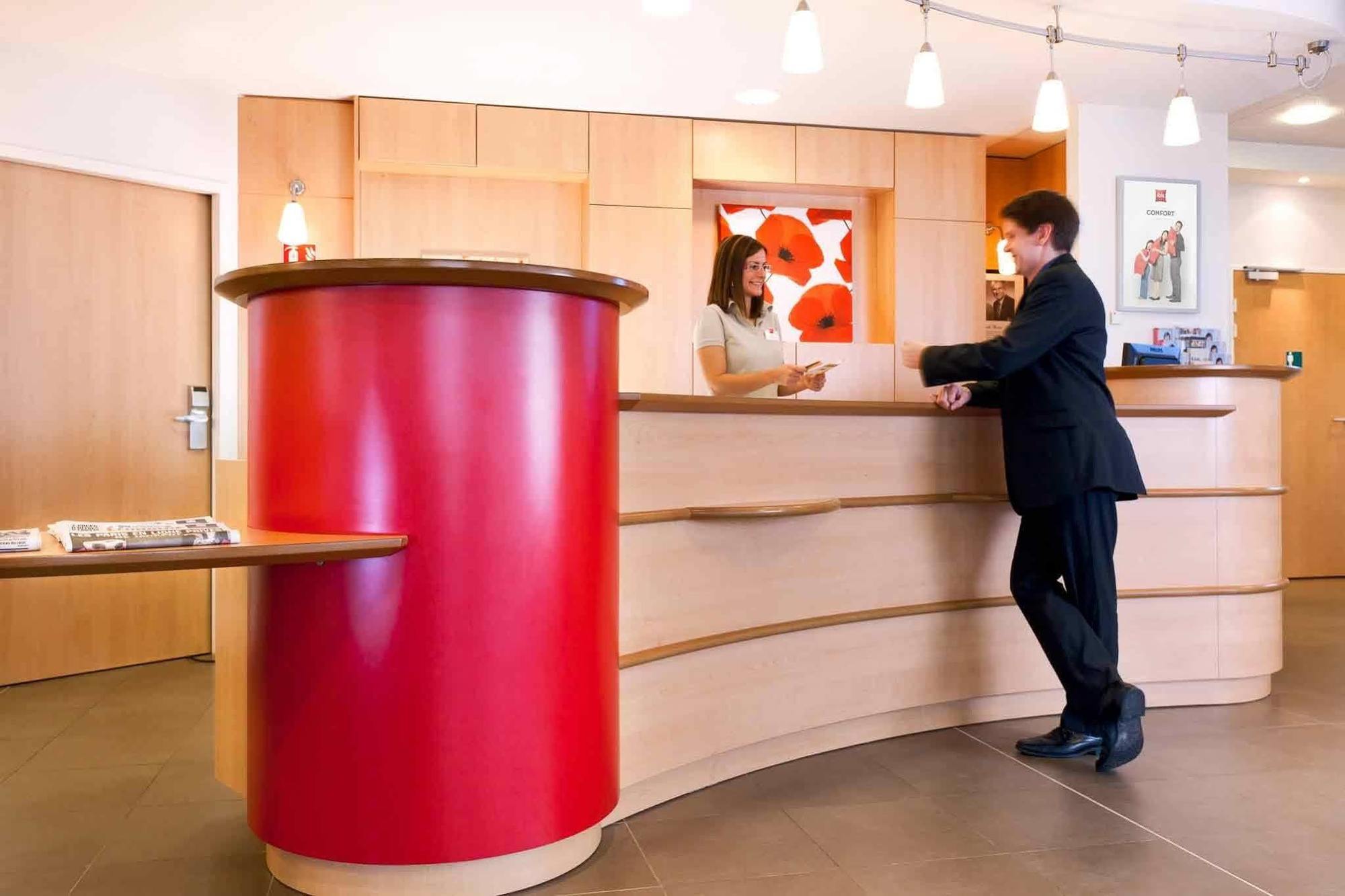 Ibis Beauvais Aeroport Hotel Ngoại thất bức ảnh