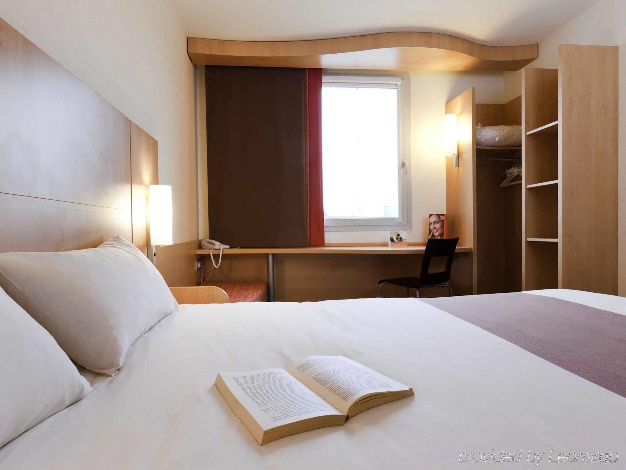 Ibis Beauvais Aeroport Hotel Ngoại thất bức ảnh