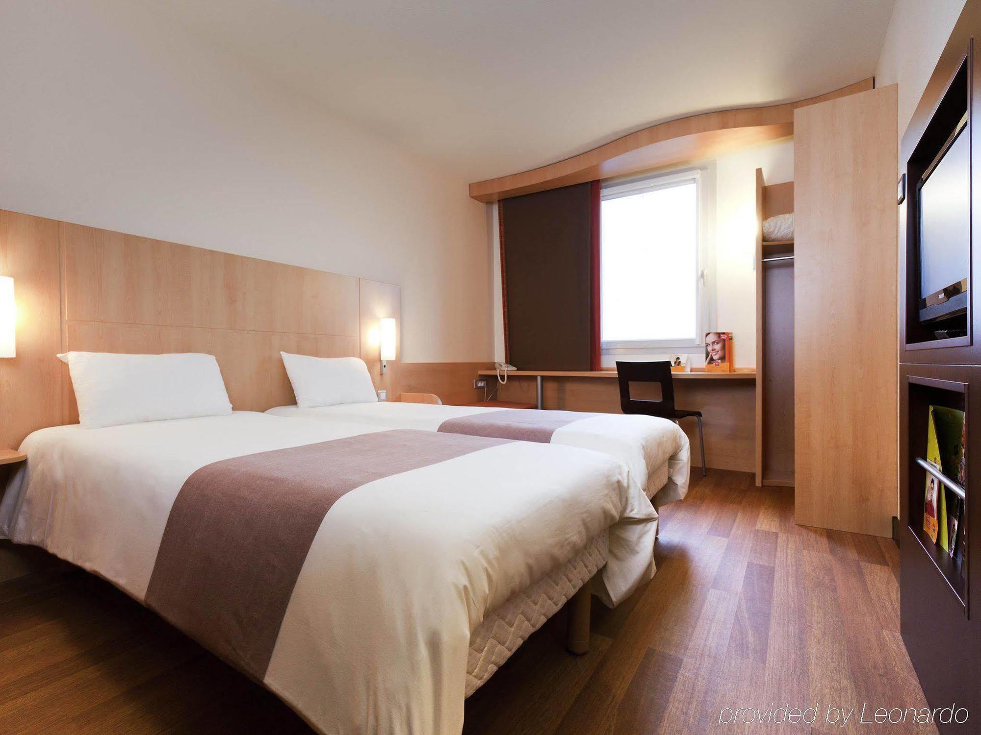 Ibis Beauvais Aeroport Hotel Ngoại thất bức ảnh