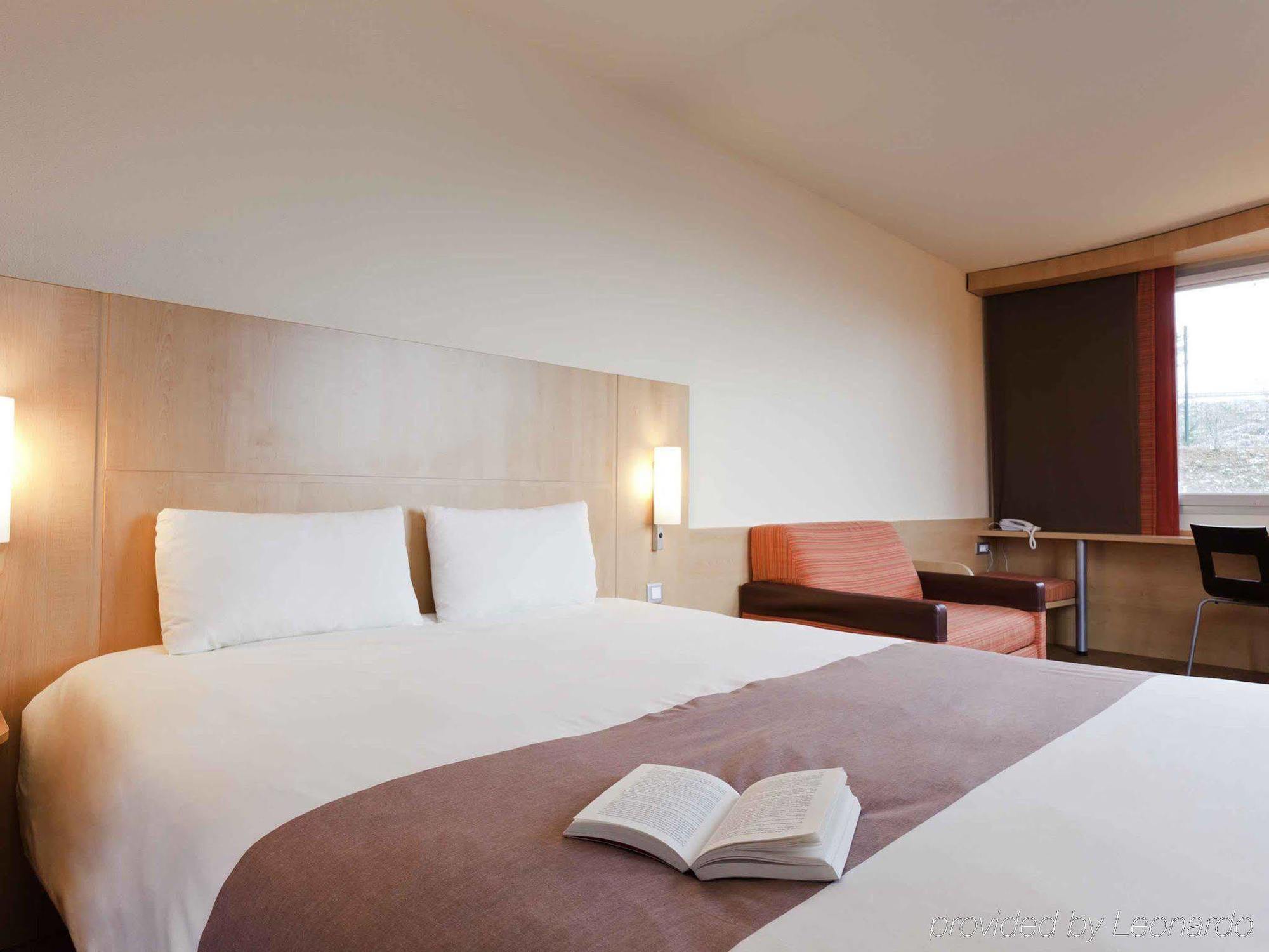 Ibis Beauvais Aeroport Hotel Ngoại thất bức ảnh